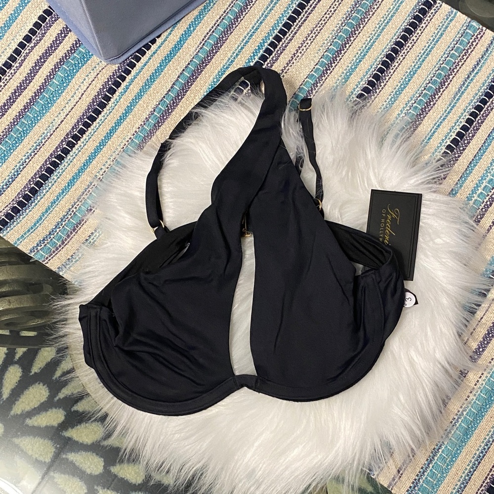 Frederick's of Hollywood Taormina one shoulder bikini top
